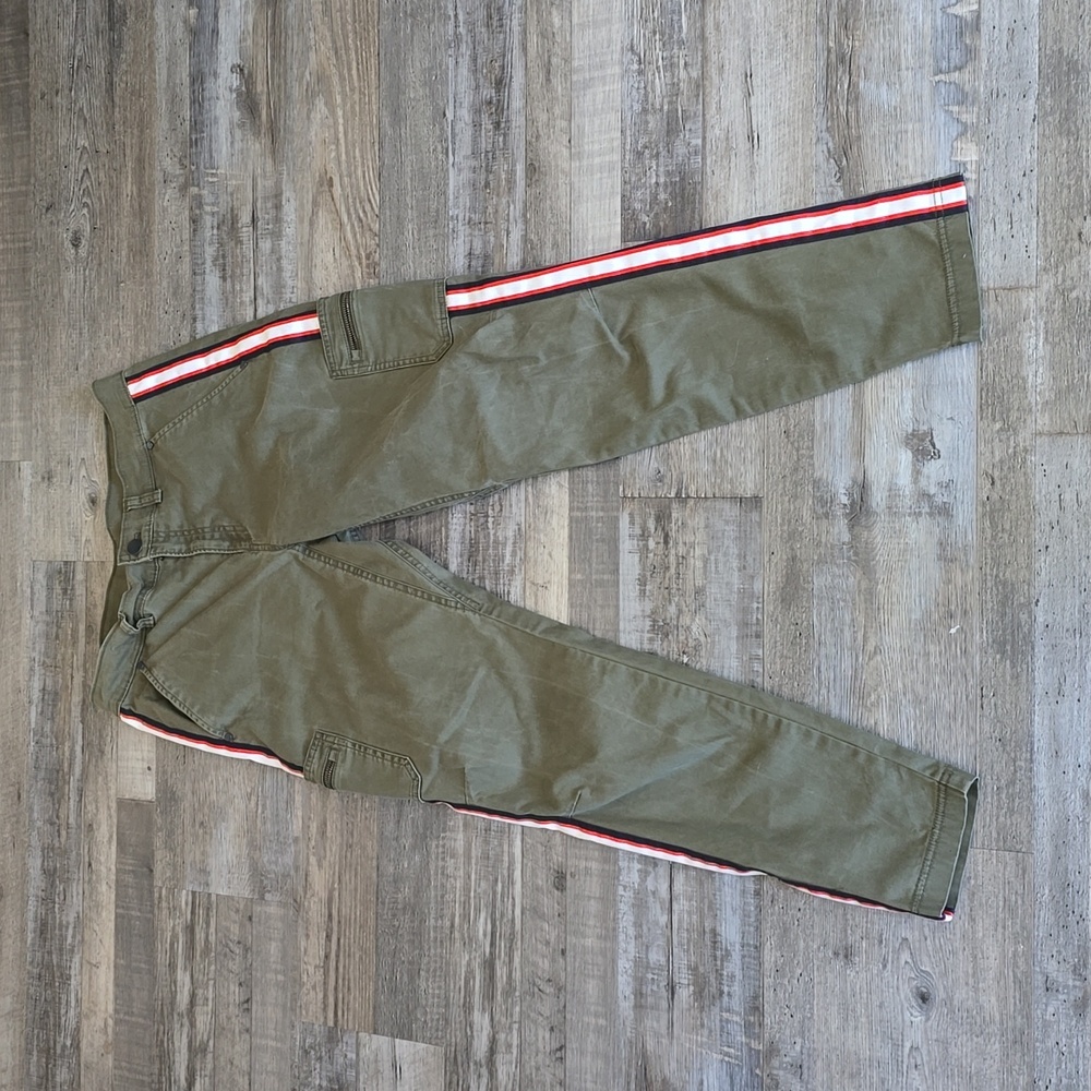 ATHLETA| Summit Cargo Pant| Pinstripe Side Accent | Size 2 - Picture 2 of 13
